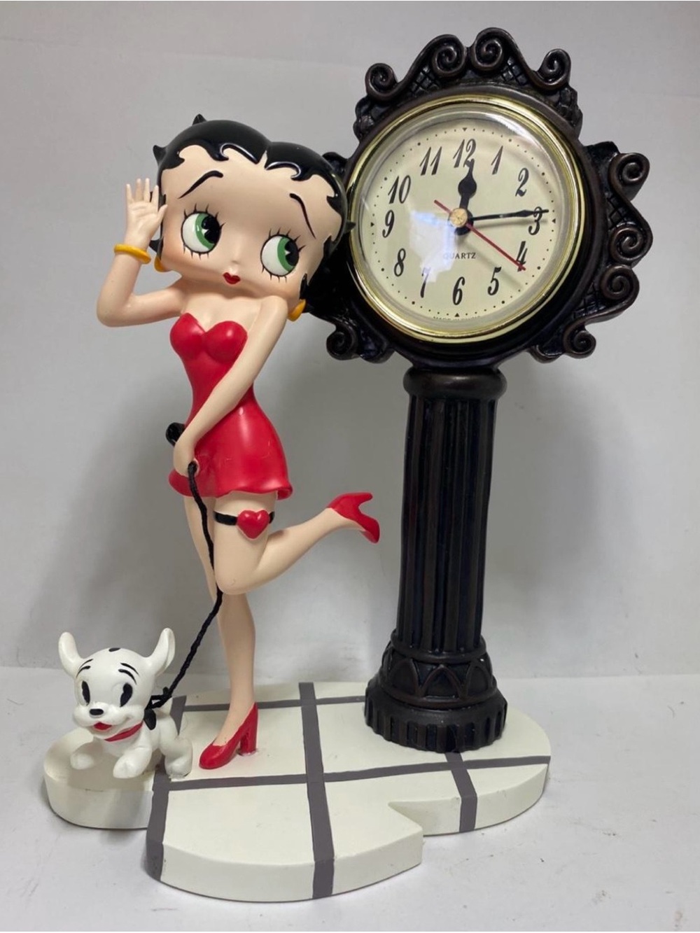 Vintage Betty Boop Red Figurine Wall Clock Decor
